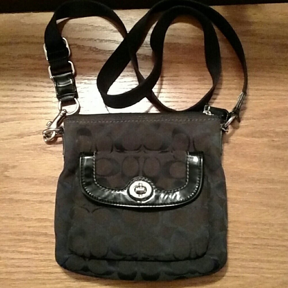 Black crossbody purse