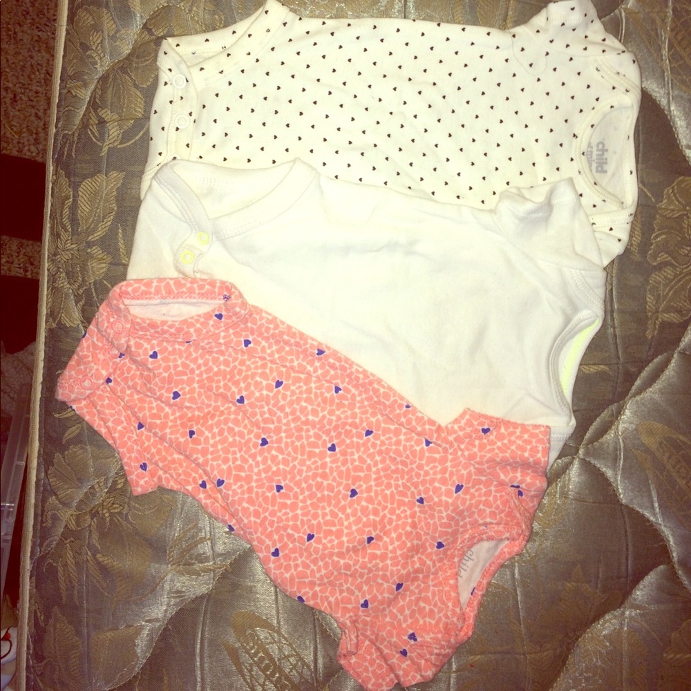 6 never worn newborn girl onesies