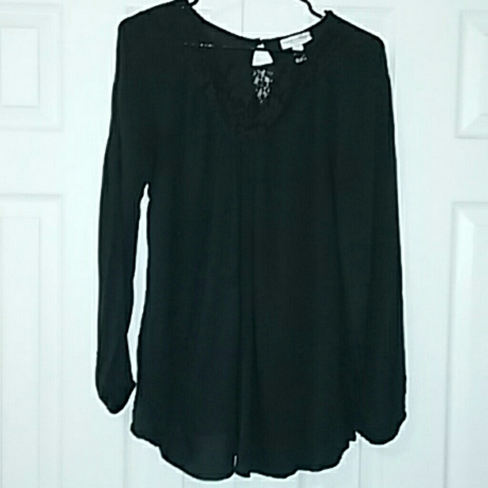 Price to sell!!! Liz Lange Maternity Top