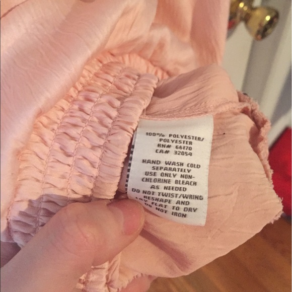 V-Neck Criss Cross Crop Top Tank - Picture 5 of 7