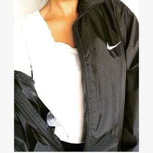 Vintage Nike men's windbreaker