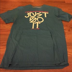 Men's Nike shirt