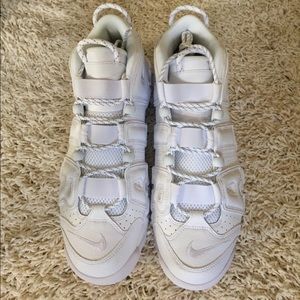 💧SOLD💧triple white air more uptempo '96