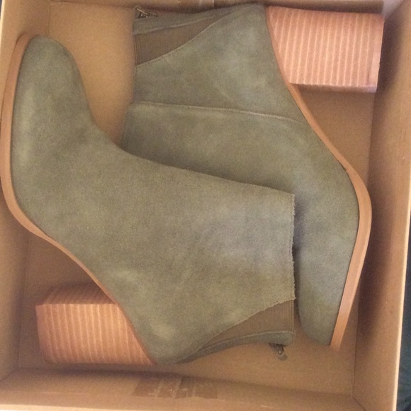 Urban Outfitters Moss Short Suede Boots - Picture 3 of 7