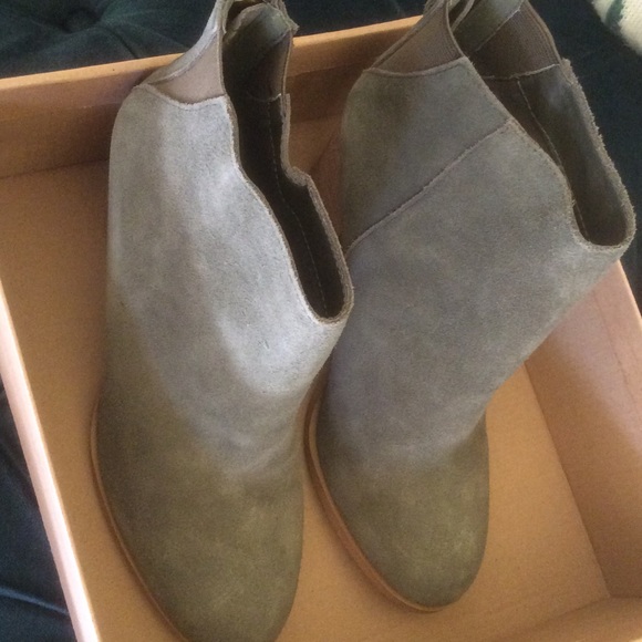 Urban Outfitters Moss Short Suede Boots - Picture 4 of 7