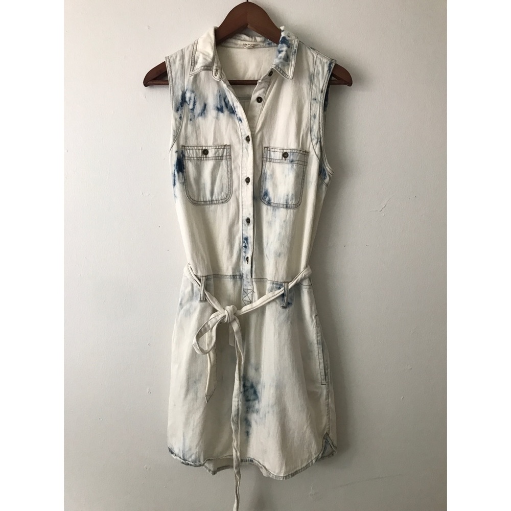 Denim dress with tie around waist