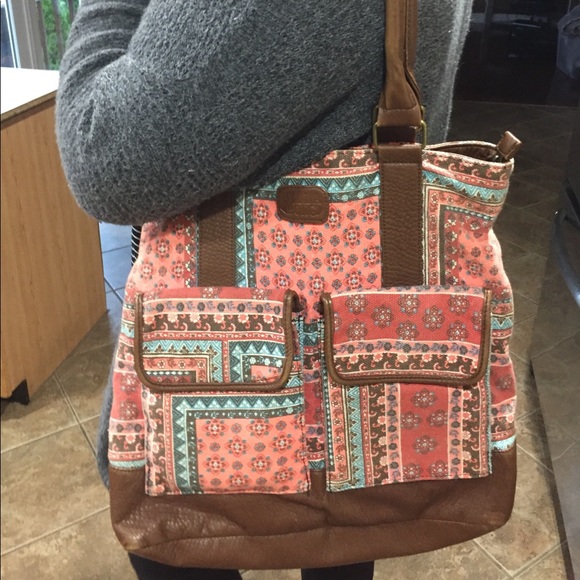 A boho Billa Bong bag! Very bright & colorful - Picture 1 of 2