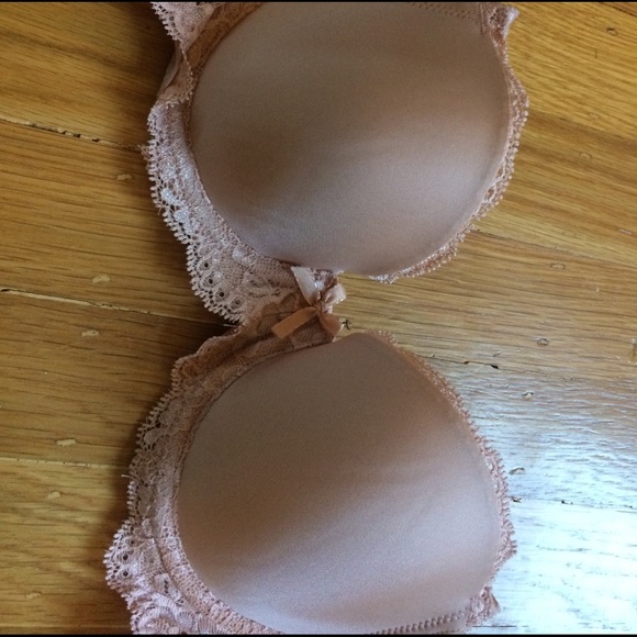 Lacy Victoria's Secret Bra - Picture 3 of 3