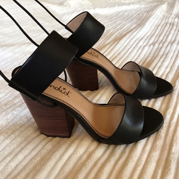Splendid Shoes - Splendid Kenya Wrap Block Heel