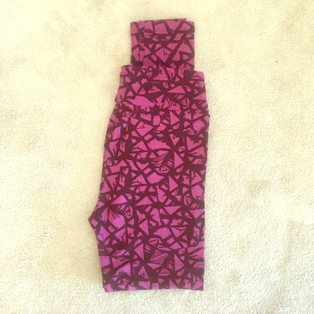 BNWOT LulaRoe print leggings. OS.