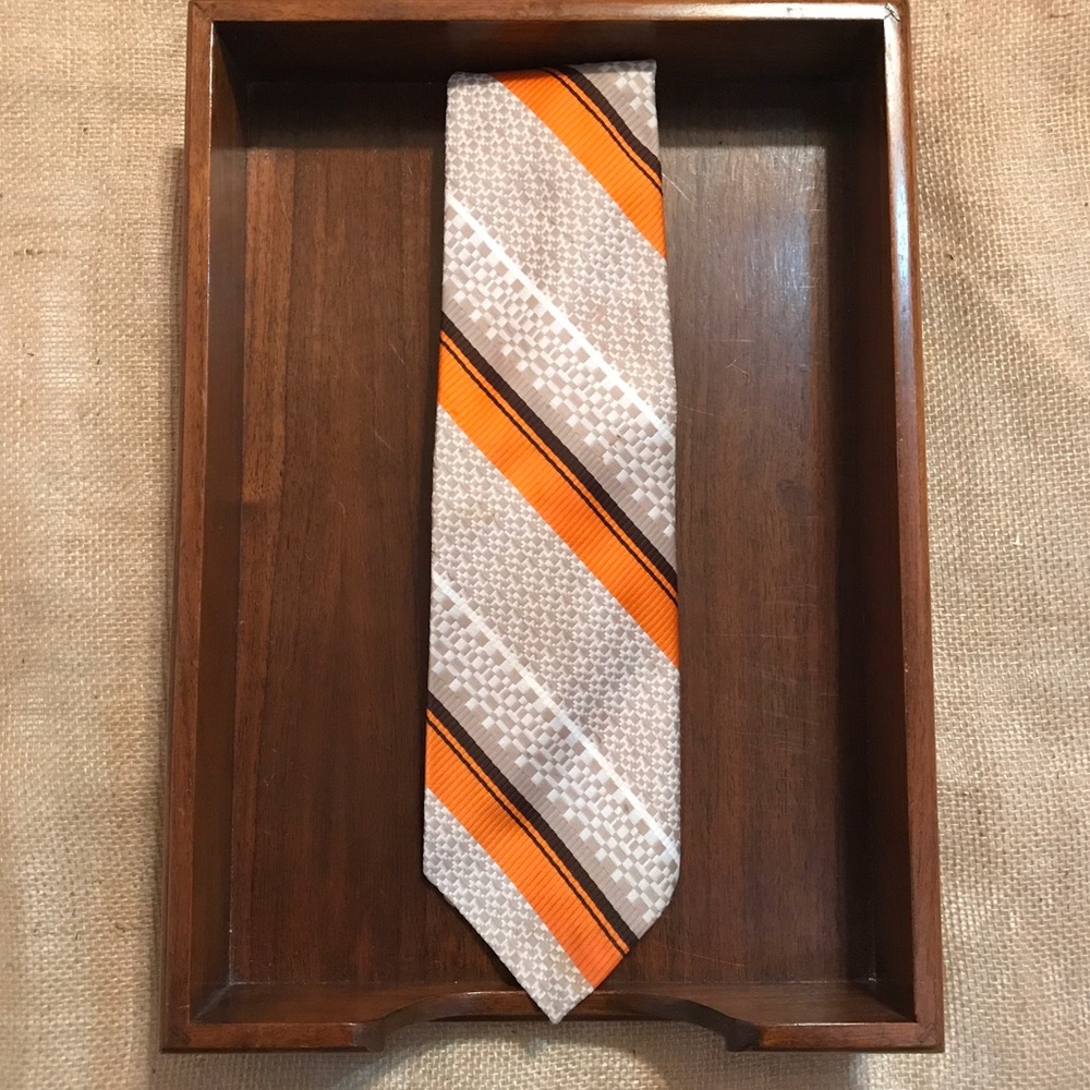 ✔️Vintage Preowned Mens Necktie by Damon