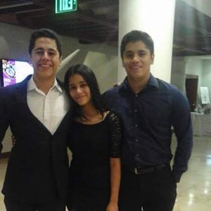 Meet your Posher, Martínez