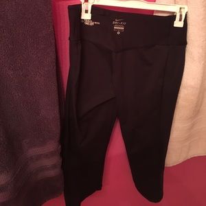 Drifit calf length workout leggings