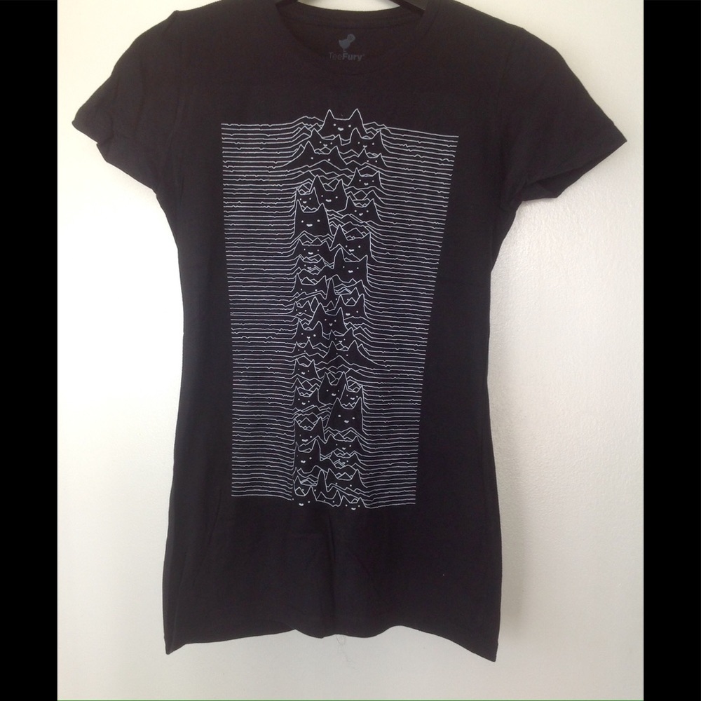 Girls t-shirt featuring cats!