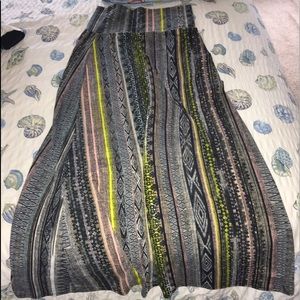 Lily White Maxi skirt Size Large EUC