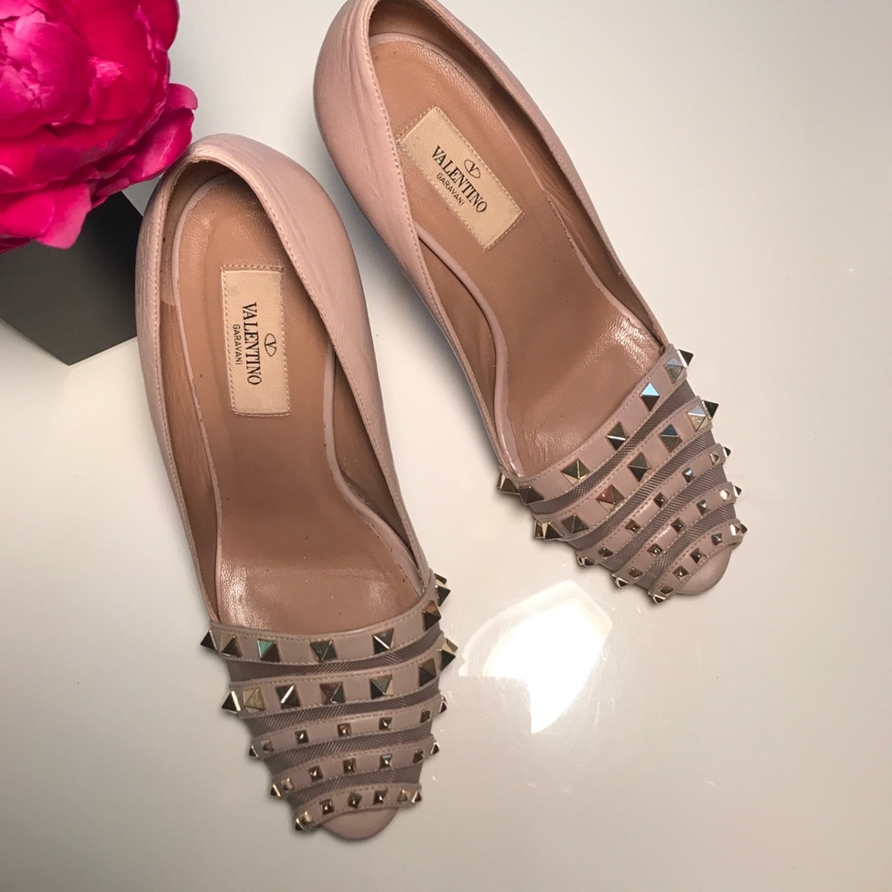 SOLD!!!!!! Leather Rockstud Studded Heels