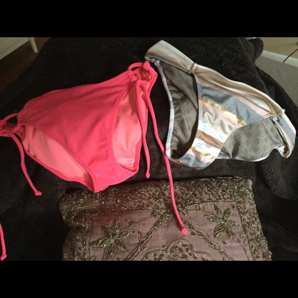 Bundle VS Bathing Suit bottoms