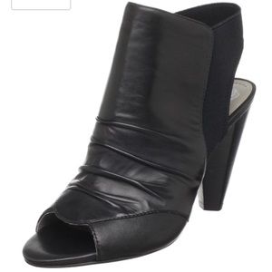 Vince Camuto VC-CORRINA Black
