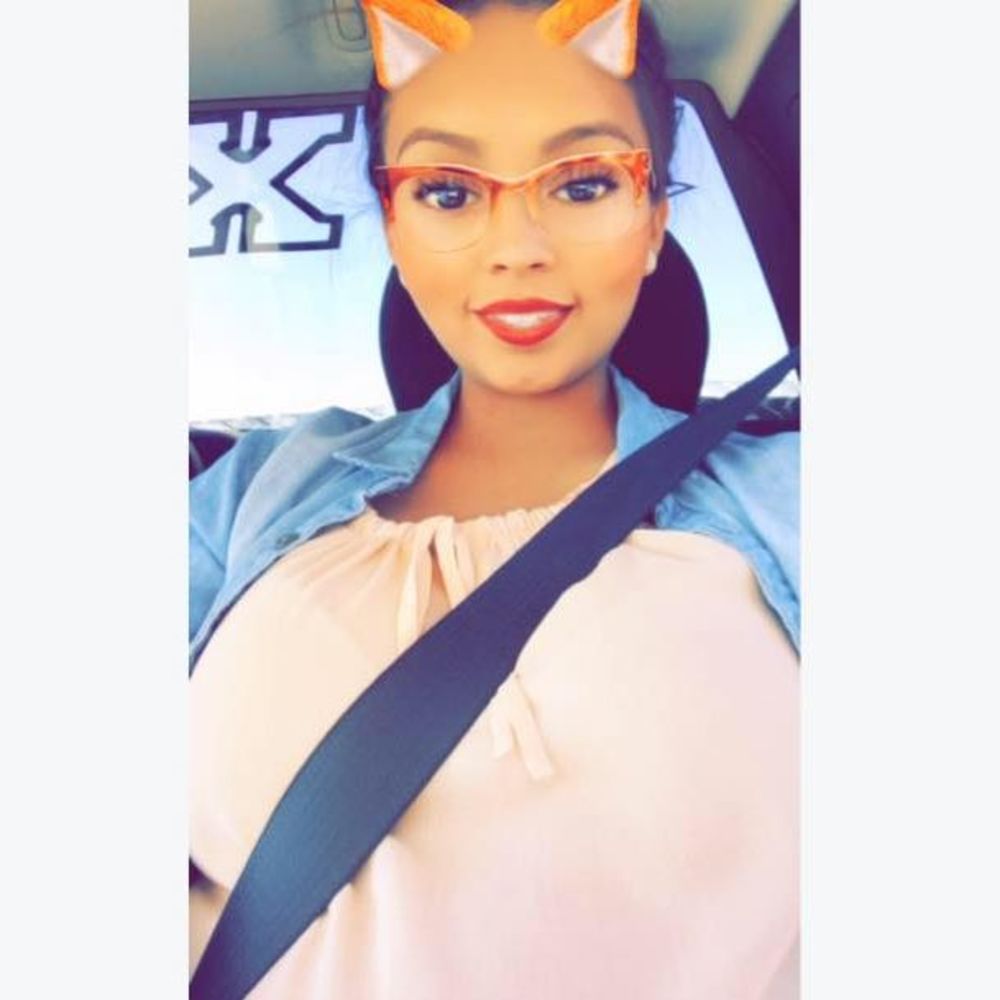 Meet your Posher, Mena