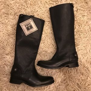 NWT black leather Frye boots size 6