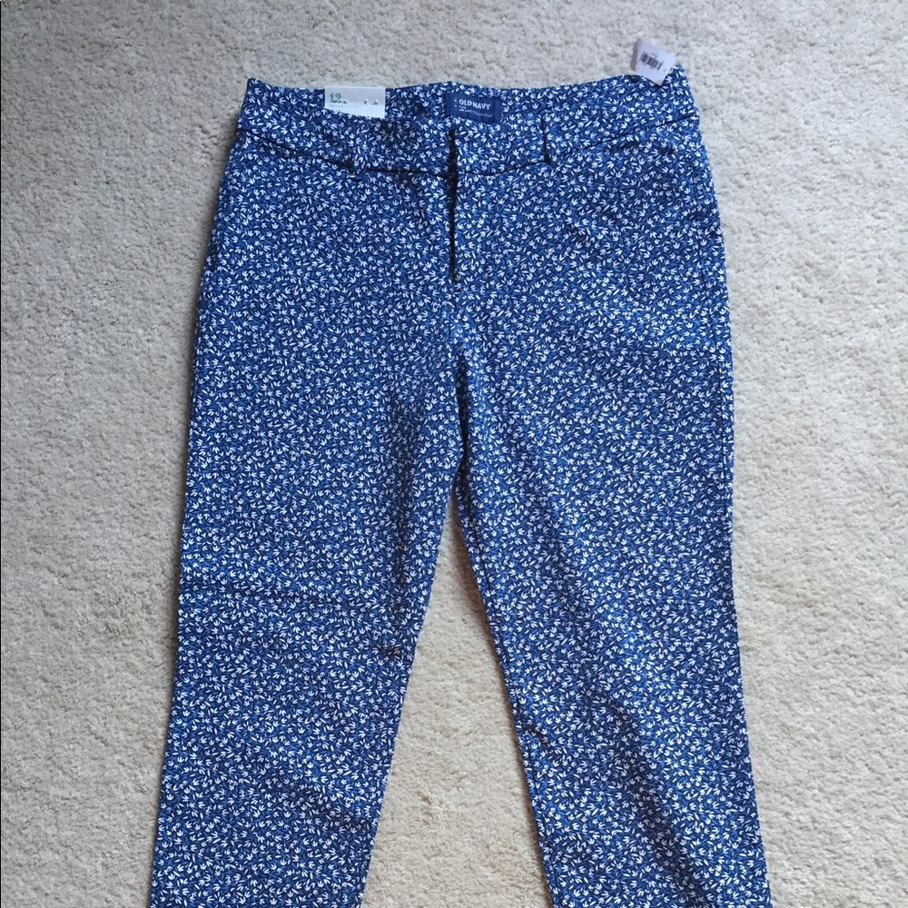 NWT old navy pixie pants, cute blue floral print