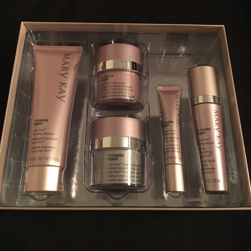 Mary Kay TimeWise Repair Volu-Firm set