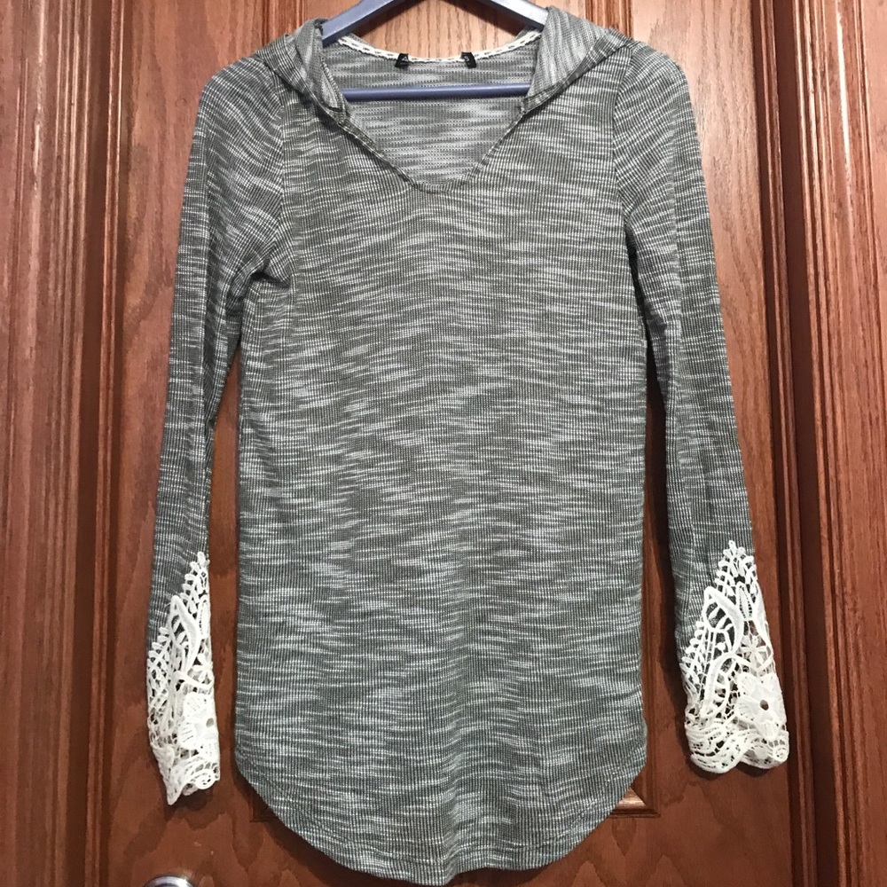 Green/Cream Long Sleeve with Lace Cuffs