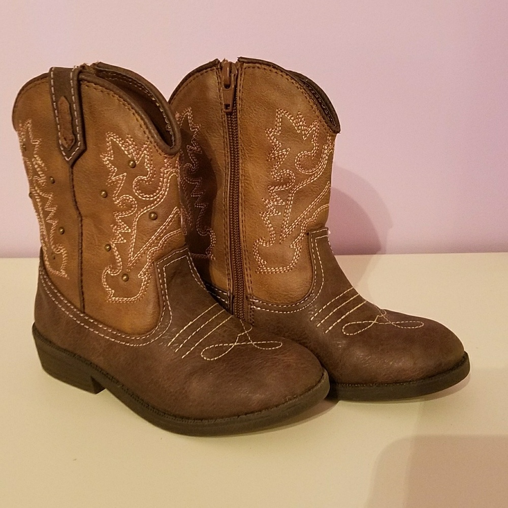 Brown cowgirl boots