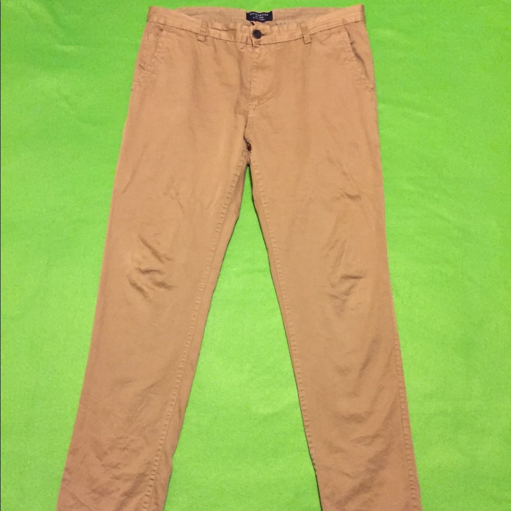 Khakis pants
