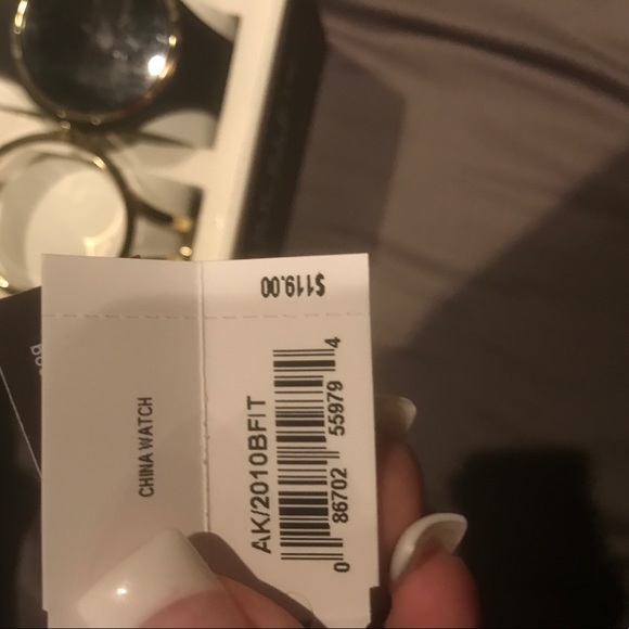 WATCH - Picture 2 of 2