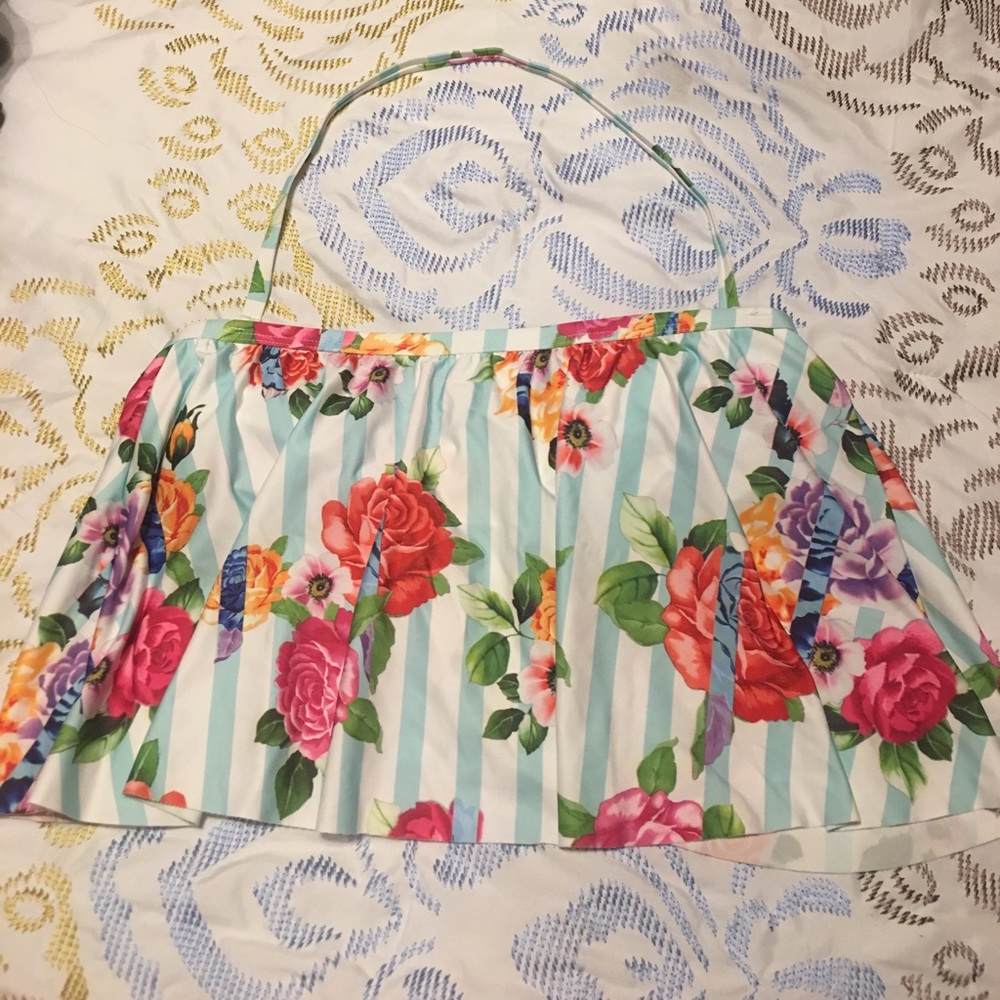 Gianni Bini Flutter Top