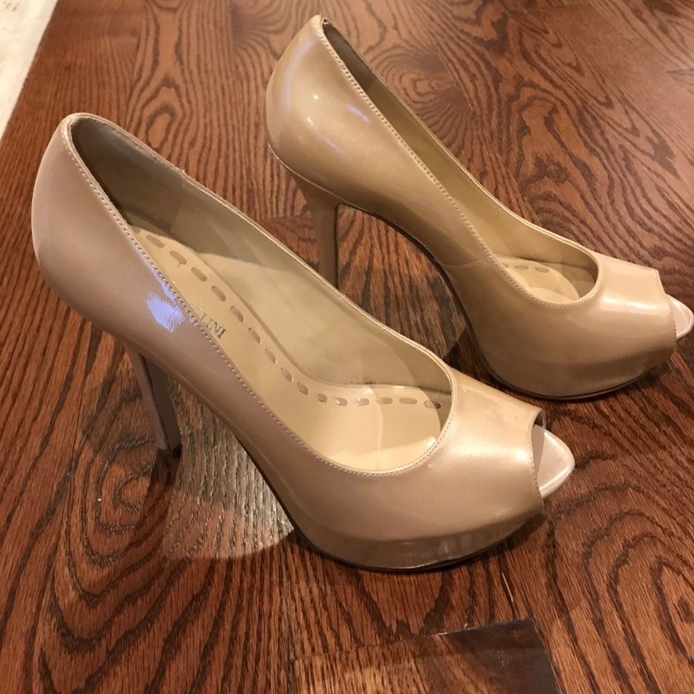 Nude Peep-toe Platform Pumps - Enzo Angiolini