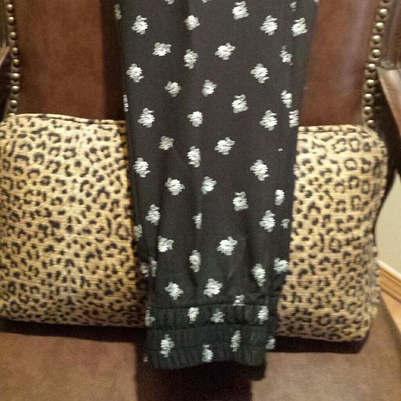 OLD NAVY Jogger, BLK & WHT Cotton Print Pants-M - Picture 4 of 5
