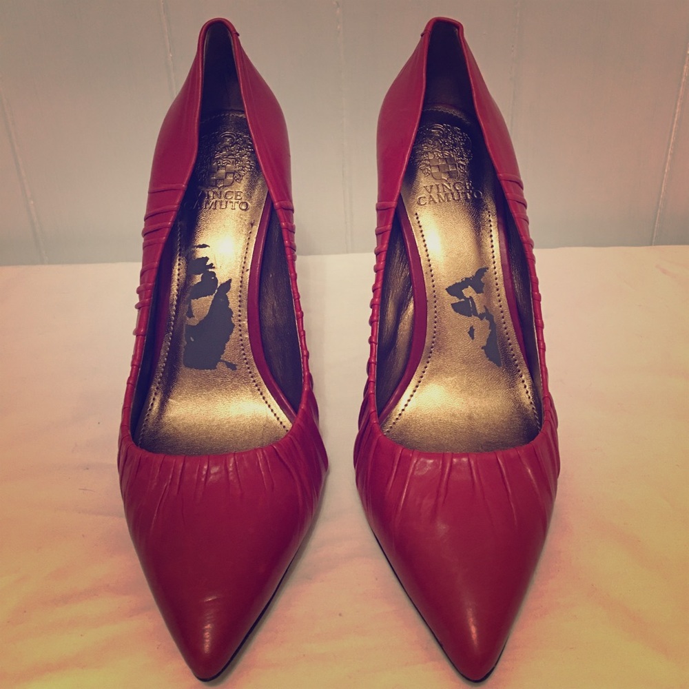 Vince Camuto Red Leather Pumps with Ruching