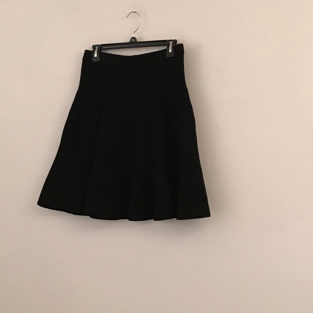 Chelsea & Theodore Black rubbed skirt size large