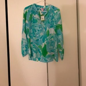 Buy 3 get 1 free. New Lilly Pulitzer Blouse XXS