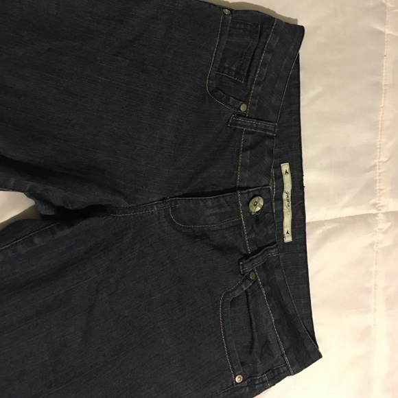 Grane size 9 juniors skinny jeans. Like new! - Picture 2 of 3