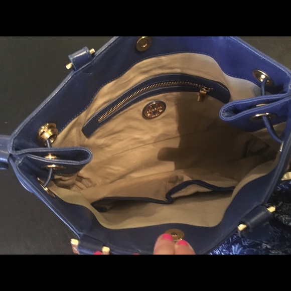 Summer Tory Burch Bag - Picture 2 of 2