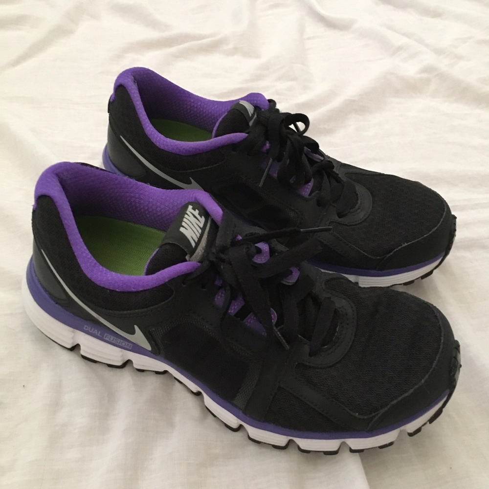 NIKE DUAL FUSION ST2