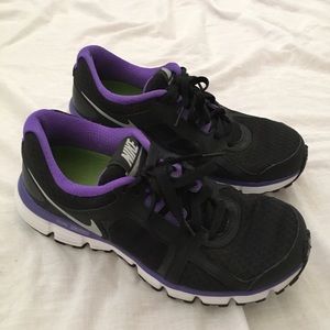 NIKE DUAL FUSION ST2