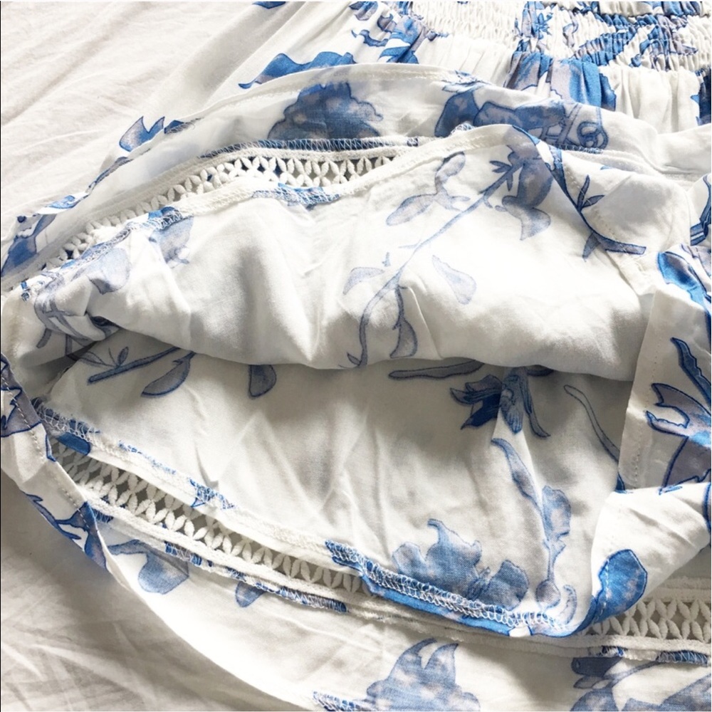 BNWT blue floral print off shoulder romper - Picture 4 of 6