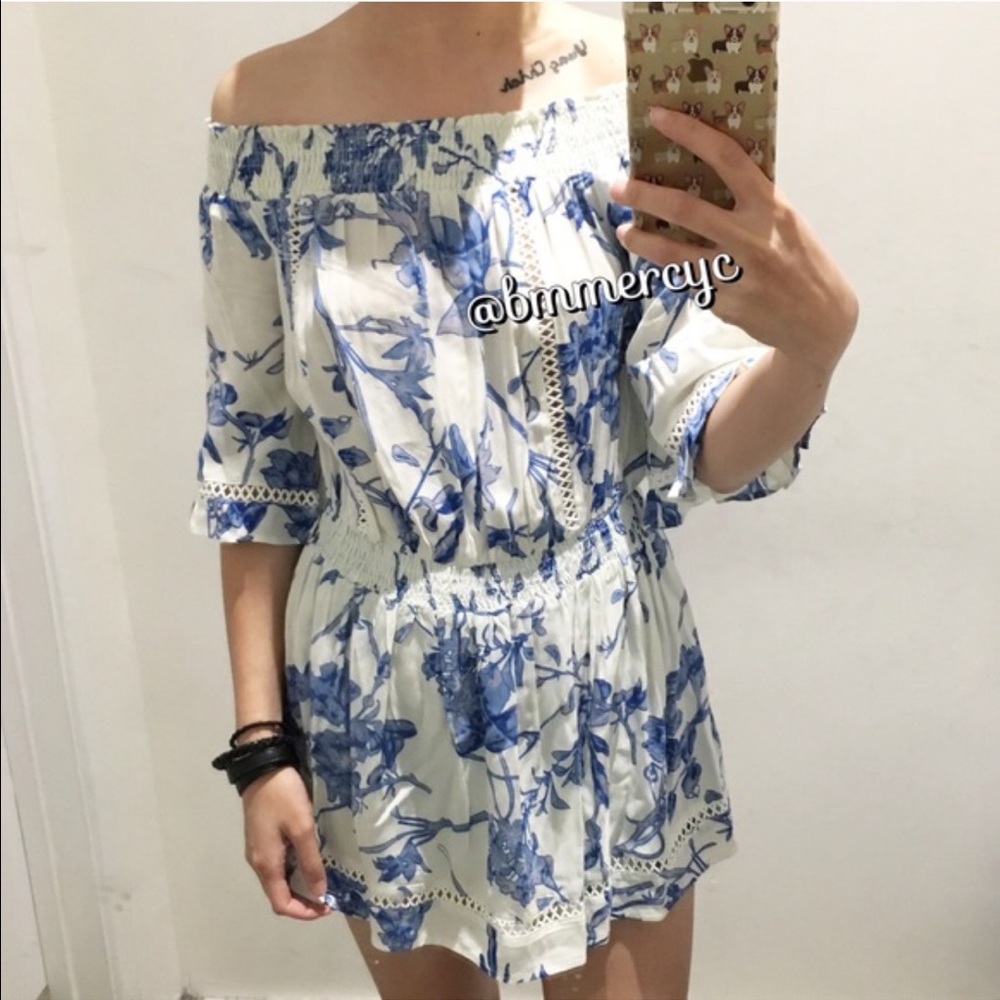 BNWT blue floral print off shoulder romper - Picture 5 of 6