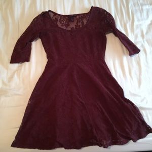 Burgundy Half-Sleeve Lace Dress