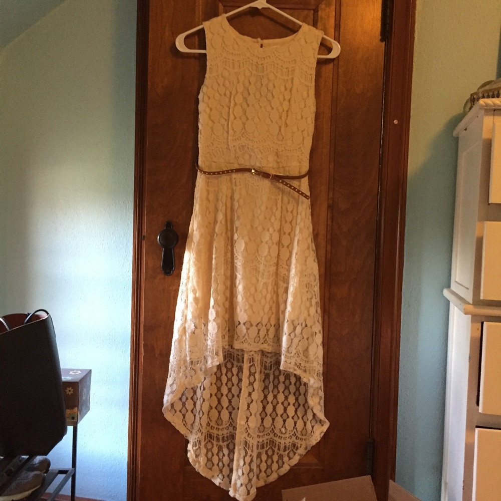 High-low white lace dress with belt NWOT