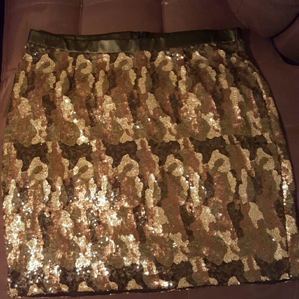 Plus Size Camoflauge Sequin Skirt