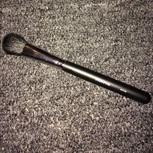 Morphe *M178 Detailed Contour Brush