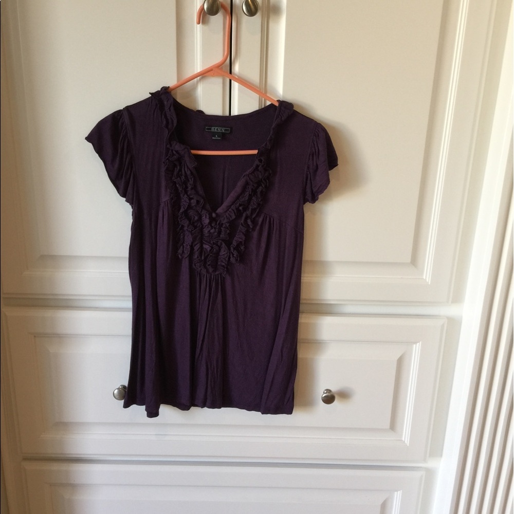 Purple cotton ruffle accent top.   Vneck.