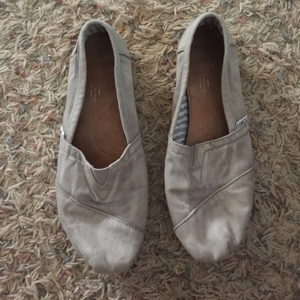 TOMS shoes