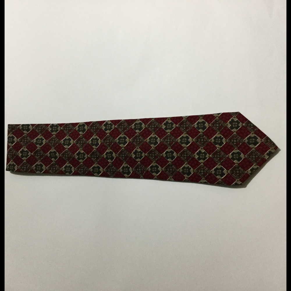 100% Silk Geoffrey Beene Tie