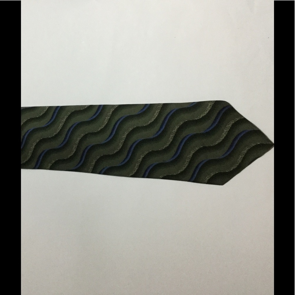 100% Silk Geoffrey Beene Tie
